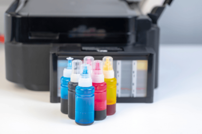 Cerneală pentru imprimantă refill sau cartușe? Avantaje, dezavantaje și recomandări 